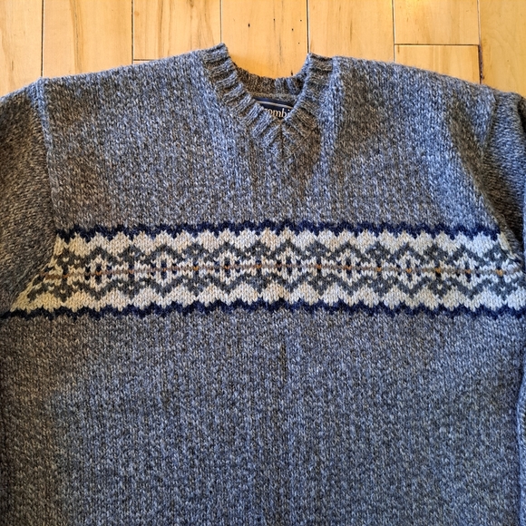 EUC!! Vintage Abercrombie & Fitch V-Neck Fair Isle 100% Wool Sweater - Picture 2 of 9